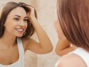 Comment se débarrasser de l’excès de sébum sur les cheveux ?