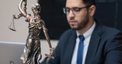 Ya-t-il une différence entre un juriste et un avocat