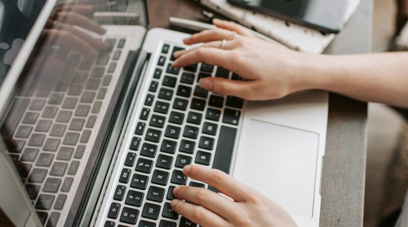 Pouvez vous rédiger un article SEO de 800 mots minimum sans liens externes et numéros de référence vers d'autres sites. Mots clés: actualité digitale